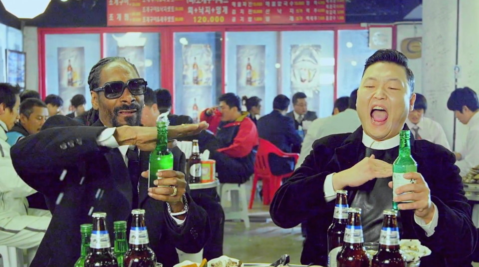 Snoop and Psy drinking in South Korea