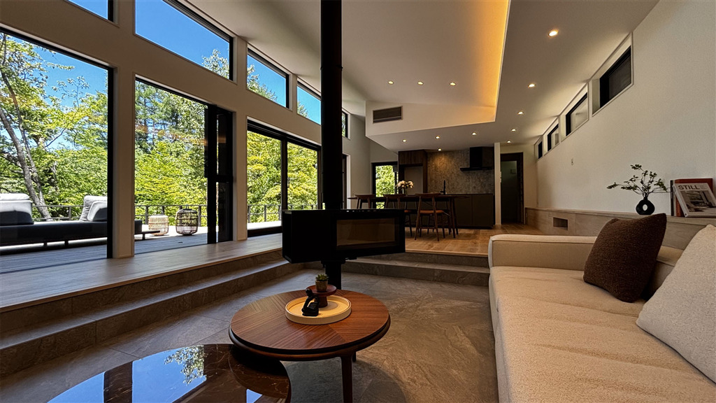 New Toriihara Karuizawa 4BR Home With Sunken Living And Wood Deck
