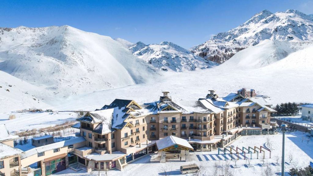 China's best ski hotel - Club Med Beidahu