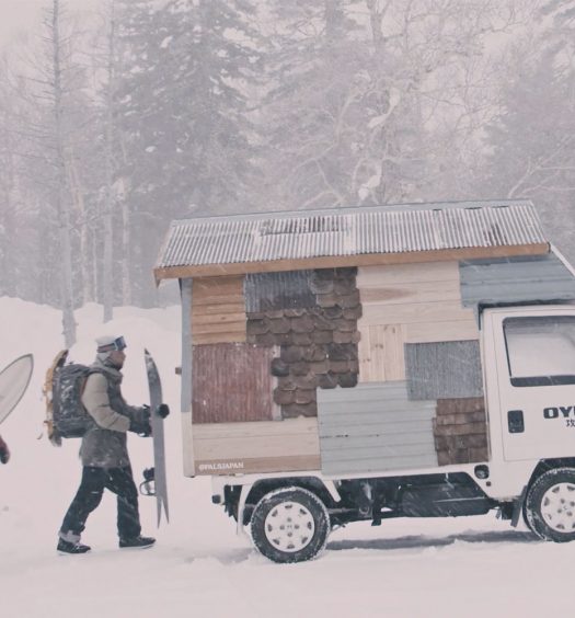 Hokkaido winter road trip in a kei truck
