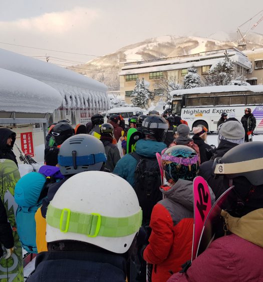Hakuba crowds