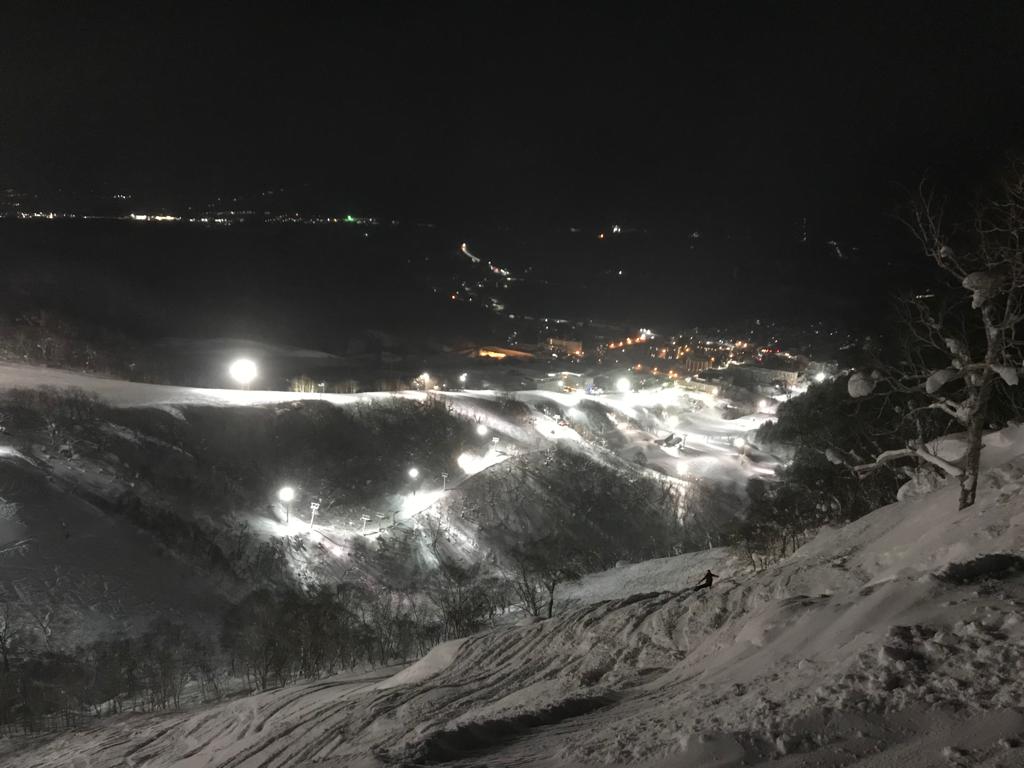 Night skiing in Niseko Hirafu