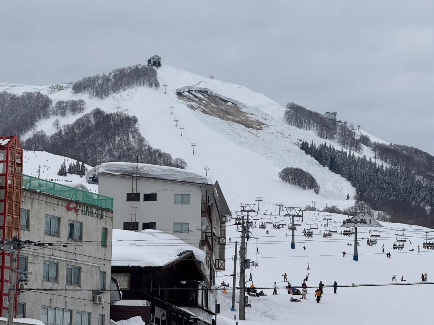 Avalanche at Iwappara ski resort, Yuzawa
