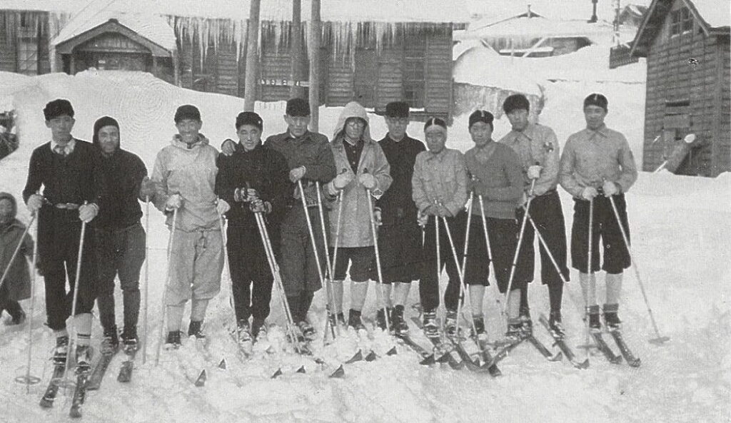 Vintage photo of members from the Matsuo Mine Ski Team in Hachimantai, Iwate. Image: Matsuo Kozan Museum