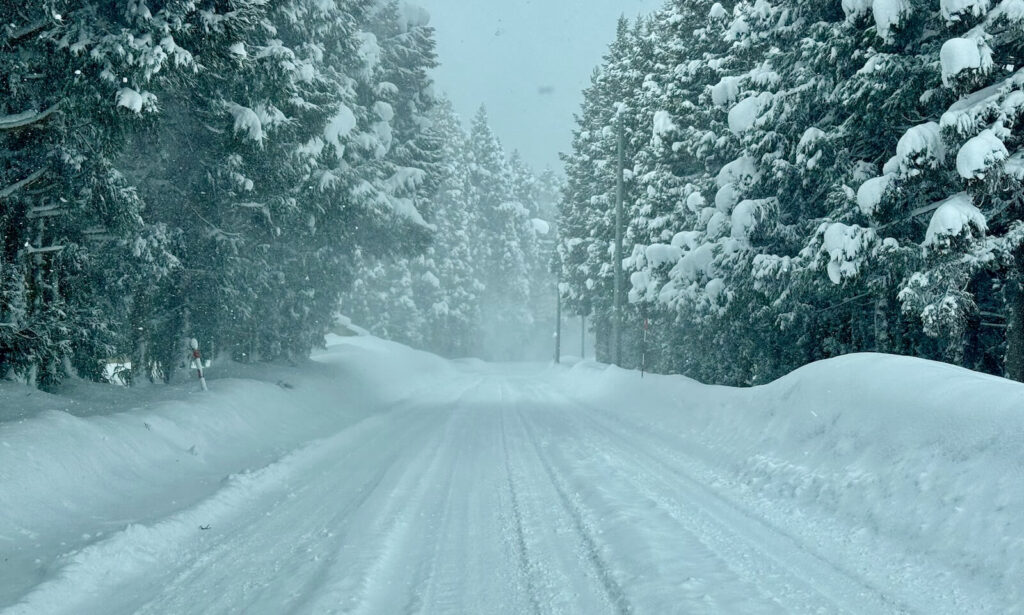 Mizuho no Sato Road leading to Ohdai Ski Resort. 